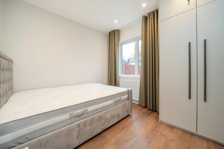 Mayfield Road, Acton, W3 - Photo 5