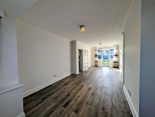 3 Bed Semi-Detached House, Morley Crescent West, HA7 - Photo 1