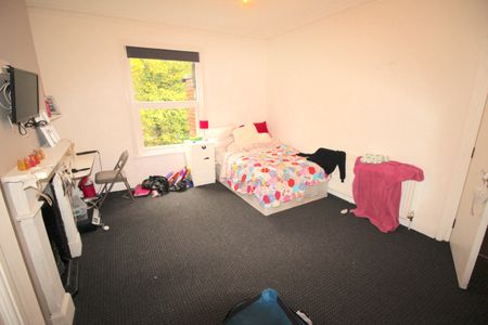 6 Bed - 105 Victoria Road, Hyde Park, Leeds - LS6 1DR - Student - Photo 5