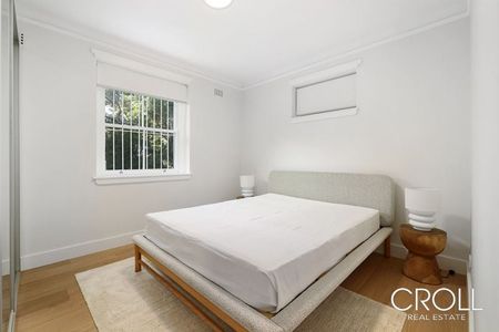 Charming Fully Renovated One Bedroom Apartment - Photo 4