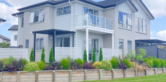 3 Bedrooms, 2 Bathrooms in Flagstaff - Photo 2