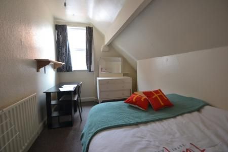 (4BED) Derby Grove, Lenton, Nottingham, NG7 - Photo 4