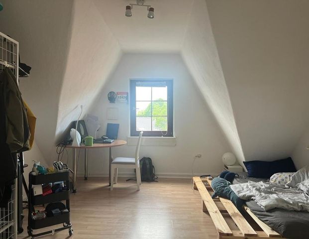 Studenten WG: Helles Zimmer in zentraler Lage zu vermieten - Foto 1