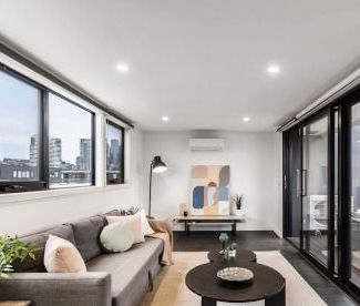 Four Levels of Luxury Living With City Views - Photo 2