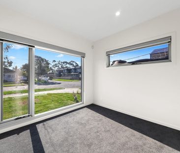 25A Dunedin Street, Maidstone VIC 3012 - Townhouse For Rent | Domain - Photo 2
