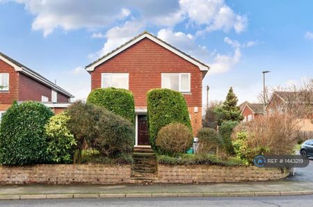 4 bedroom detached house to rent - Photo 5