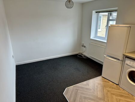 Columbia Road, Ensbury Park, Bournemouth - Photo 3