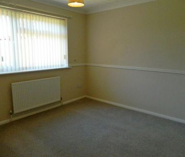 2 bedroom semi-detached bungalow to rent - Photo 6