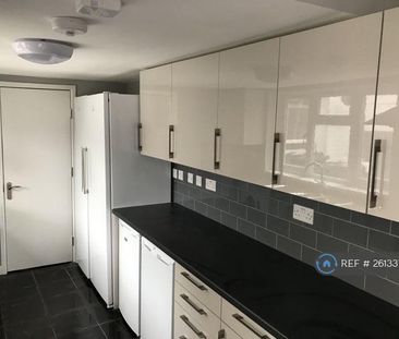 1 bedroom in a house share to rent - Photo 4