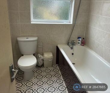 3 bedroom end of terrace house to rent - Photo 6