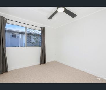 Newly renovated unit - WATER & INTERNET INCLUDED! - Photo 5