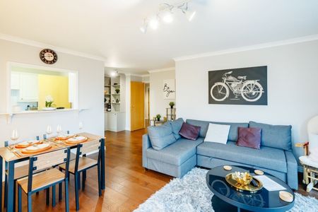 2 Bed Flat, Millennium Drive, E14 - Photo 3