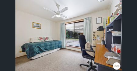 4 BEDROOM FAMILY HOME NESTLED ON AN EXPANSIVE 13-ACRE BLOCK - Photo 5