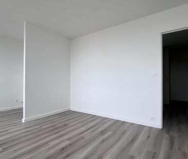 Appartement a louer Aubervilliers - Loyer €729/mois charges compris... - Photo 1