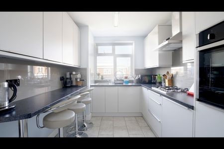 Room in a Shared Flat, Fellows Court, E2 - Photo 4