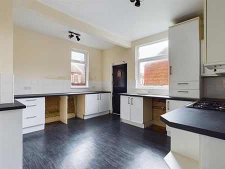 Vaughan Road, Wallasey, 4 bedroom, House - Semi-Detached - Photo 2