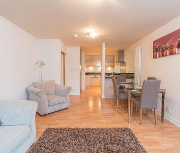 2 bedroom flat to rent - Photo 2