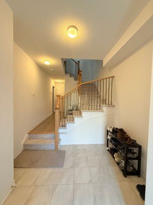 For Lease - 1071 Lockie Drive, Oshawa, Ontario - Photo 1