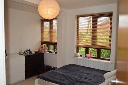 Bronte, Woodlands Village, Wakefield, WF1 - Photo 4