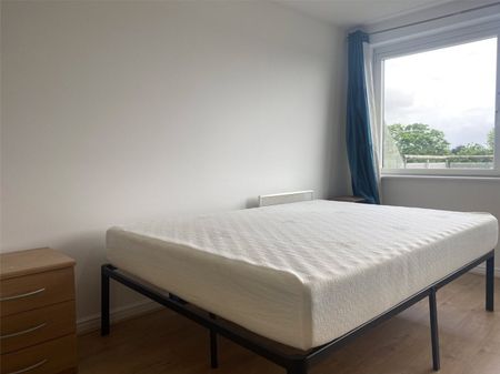 Prince Regent Road, Hounslow, Middx, TW3 - Photo 4