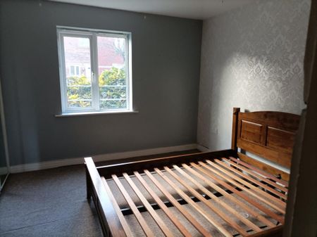 2 bedroom flat to rent - Photo 2