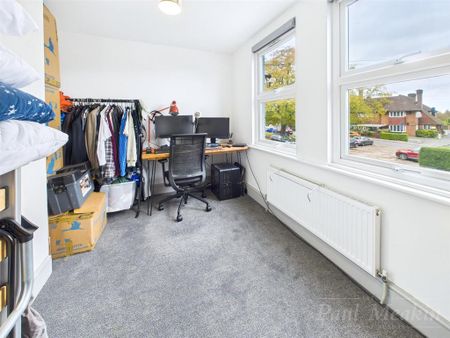 3 bedroom flat to rent - Photo 4