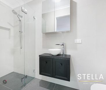 Stylish Split Level Living in Kanahooka - Photo 2