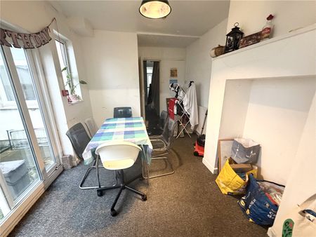 6 bedroom house to rent - Photo 2