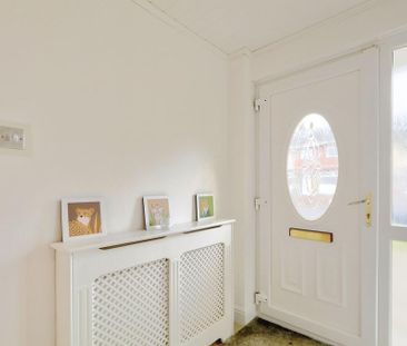 3 bedroom terraced house to rent - Photo 6