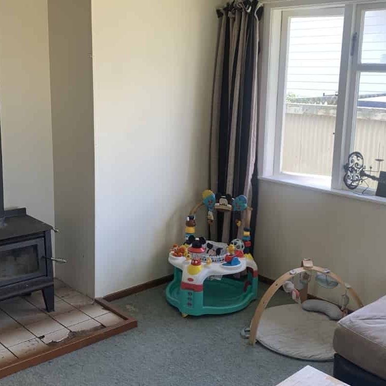 Three bedroom home - West side! - Photo 1