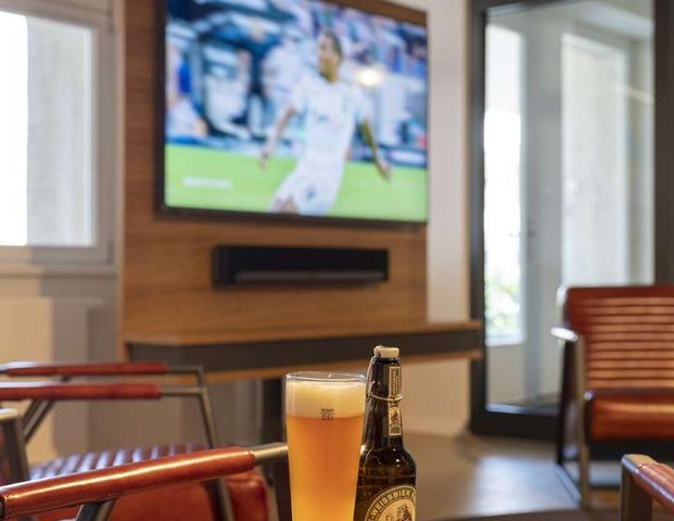 Maisonette mit Terrasse + Balkon und EBK + Stellplätzen - Foto 1