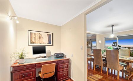 Stunning Family Home With Bay Views! - Photo 5