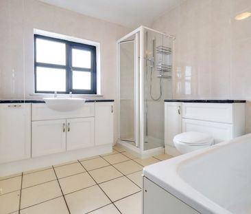2 Bedroom - Photo 5