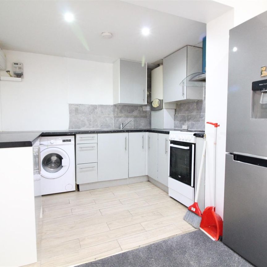 Queens Road, Southall - Photo 2