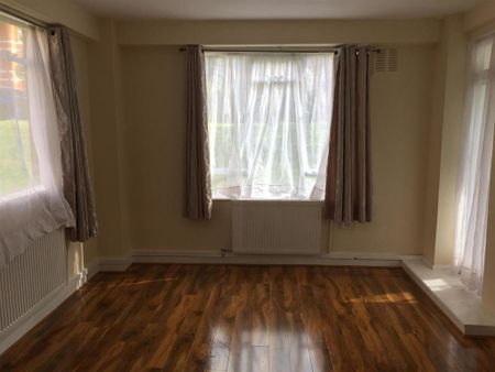 3 bedroom flat to rent - Photo 5