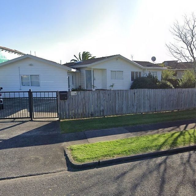 One bed room in Highland park. - Photo 1