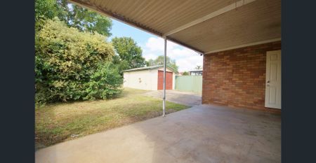 3 BEDROOM CHARMING FAMILY HOME - Photo 4