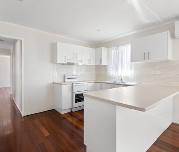 Coastal Convenience Just 50m from the Waterfront - Photo 4