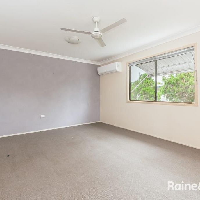 3 BEDROOM TWO-STOREY FAMILY HOME WITH RUMPUS ROOM! - Photo 1