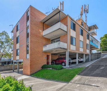 Two Bedroom Unit in Great Location - Photo 5