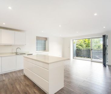 3 bedroom flat to rent - Photo 2