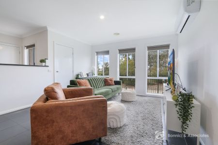 SETTLE IN BEFORE CHRISTMAS - Photo 2