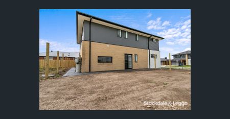 Brand New 5 Bedroom Home in Silverwood Estate - Photo 4