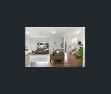 Freshly Renovated Beach House - Photo 2