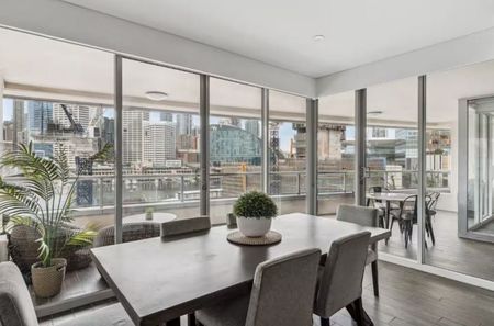 Harbourfront Living with Sweeping Views in a Premier Pyrmont Address - Photo 4