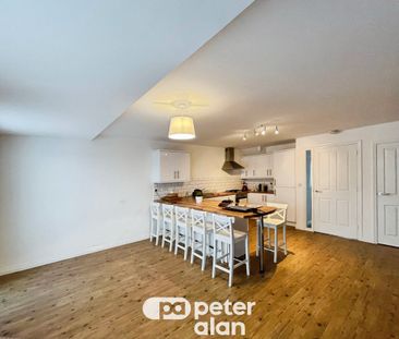 Rhosyn Close, NEWPORT - Photo 1