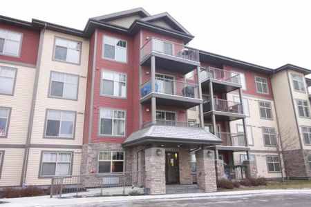 Edmonton Furnished Condo Rental in Southwest - Modern suite in Desirable Ambleside! - Photo 3