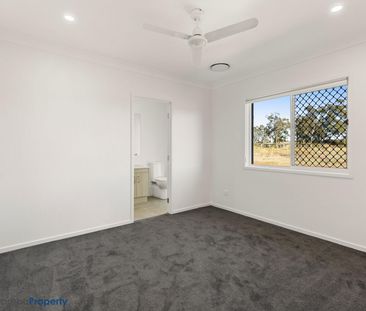 DUCTED AIR-CON FAMILY HOME WITH 3 LIVING AREAS! - Photo 3