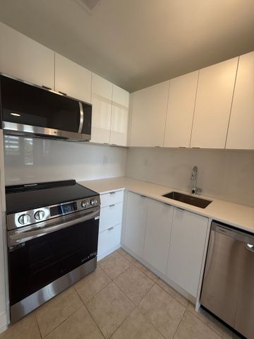 4 Overland Drive - Photo 3