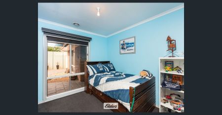 Spacious 3 bedroom, 2 bathroom home in sought-after Westside location - Photo 5